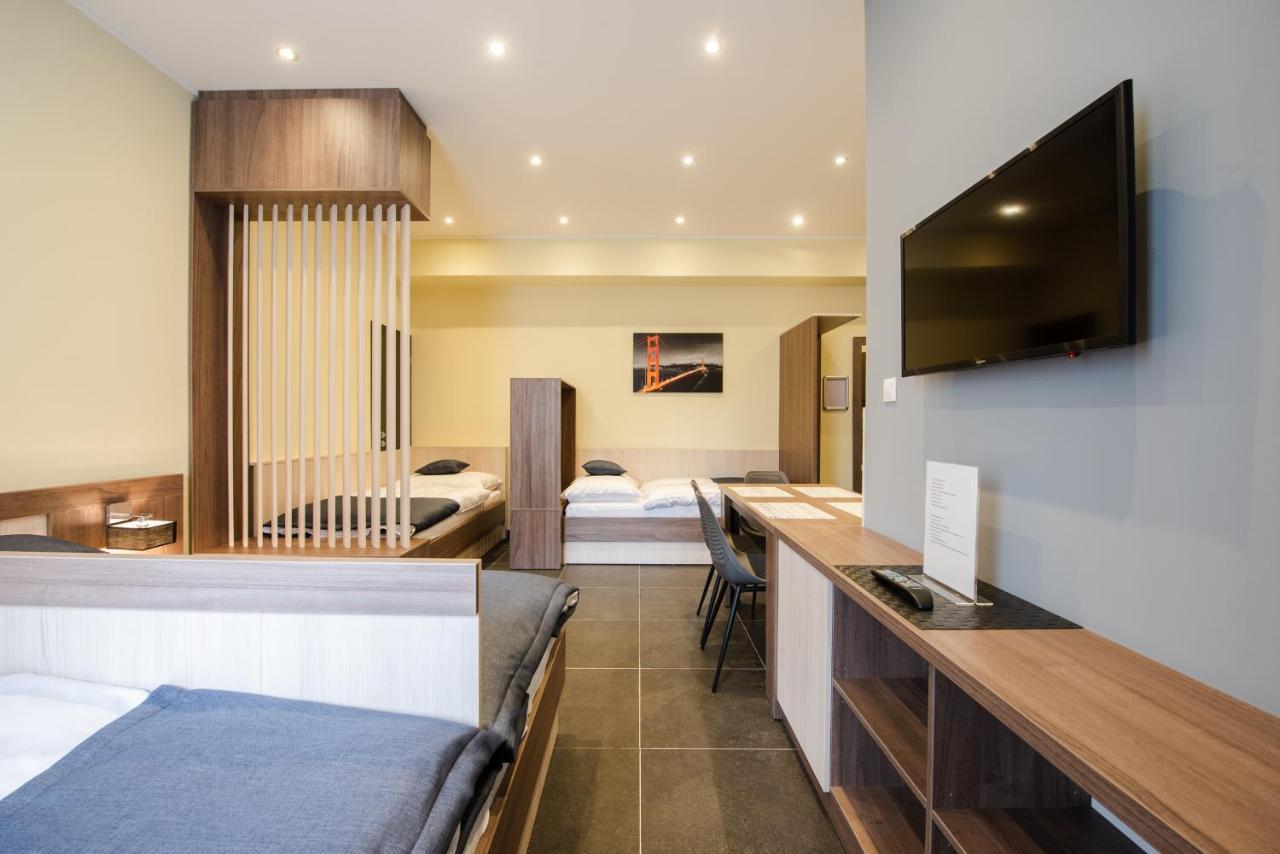 Apartments Danube Bratislava Luaran gambar
