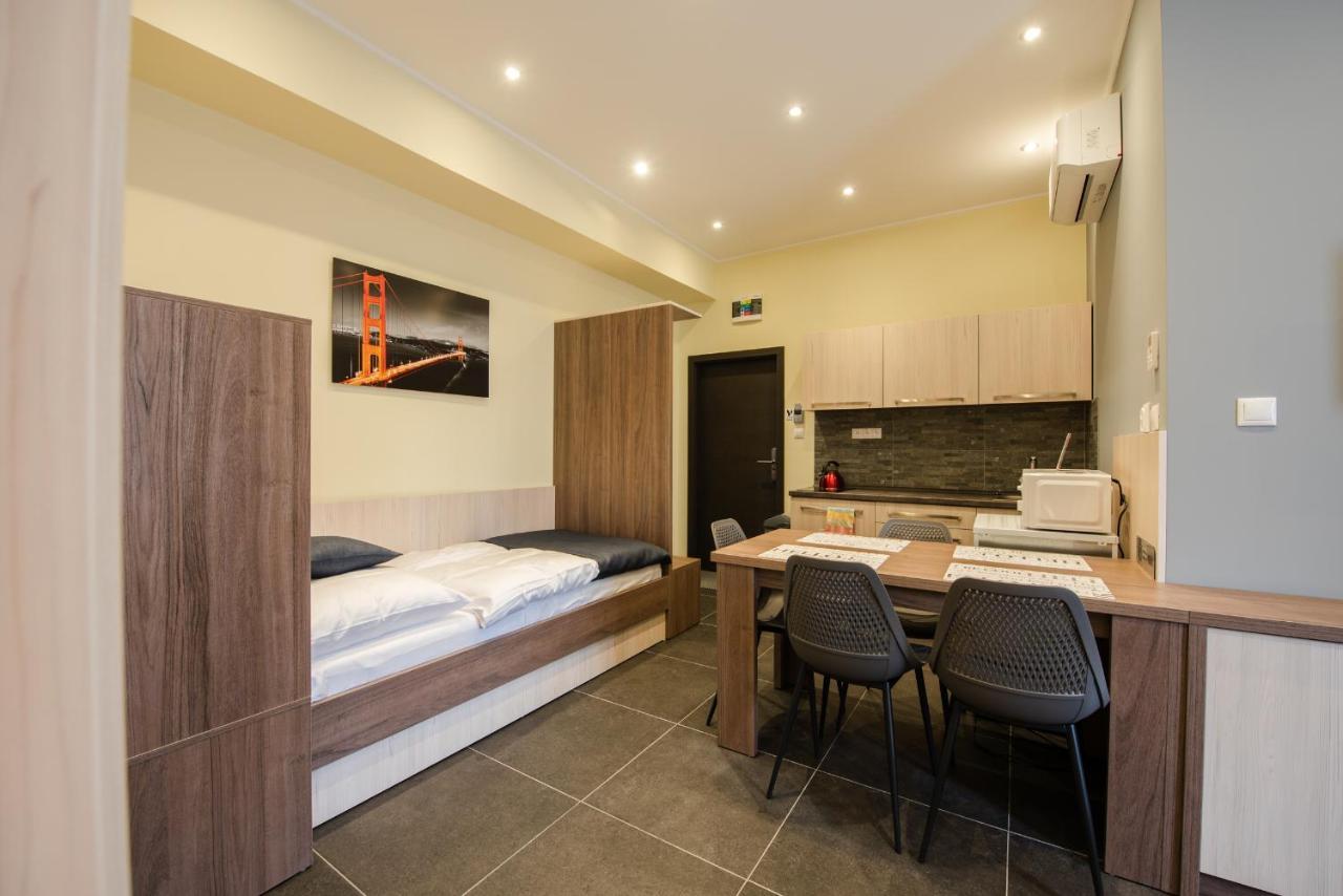 Apartments Danube Bratislava Luaran gambar