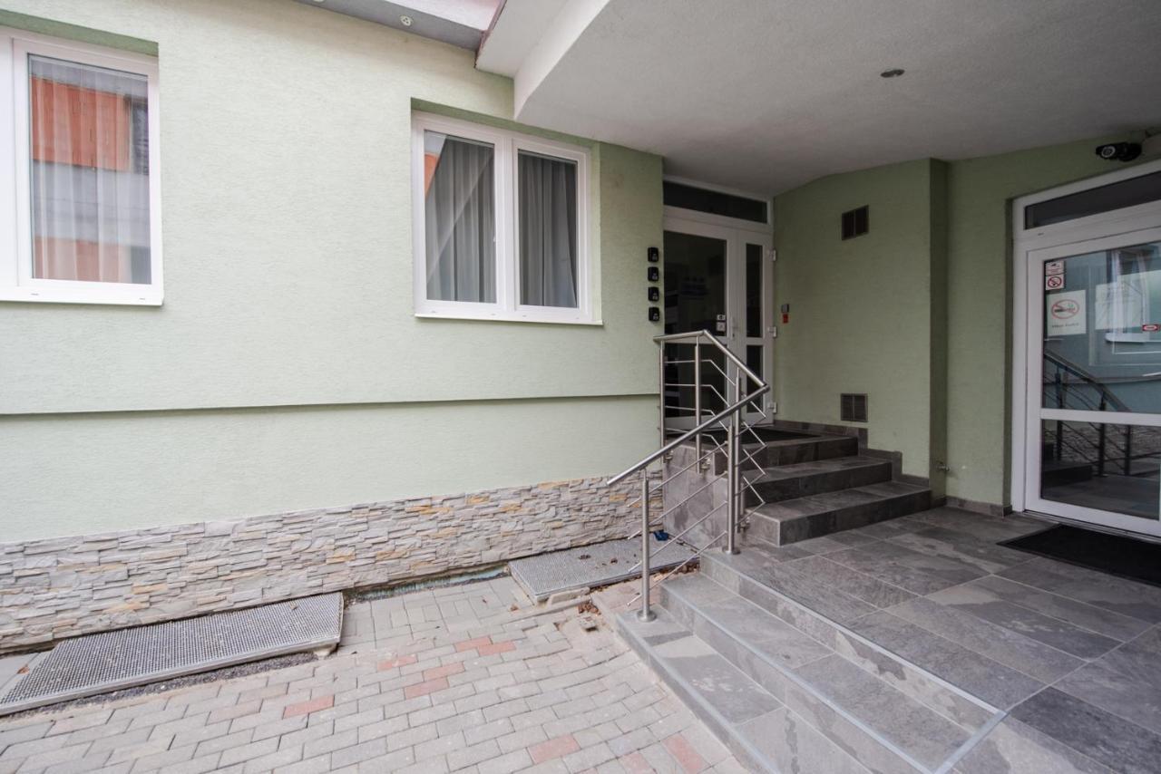 Apartments Danube Bratislava Luaran gambar