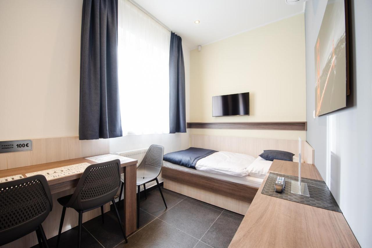 Apartments Danube Bratislava Luaran gambar