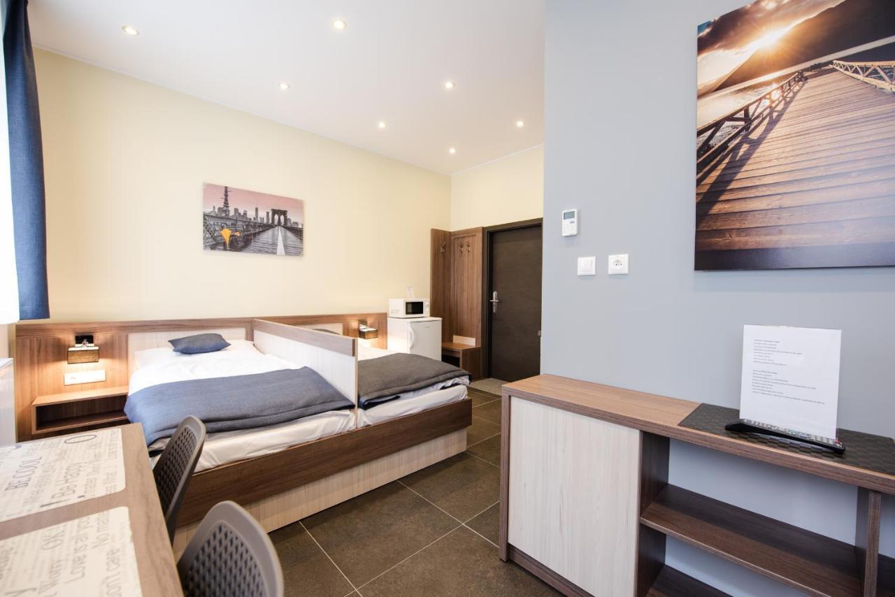 Apartments Danube Bratislava Luaran gambar