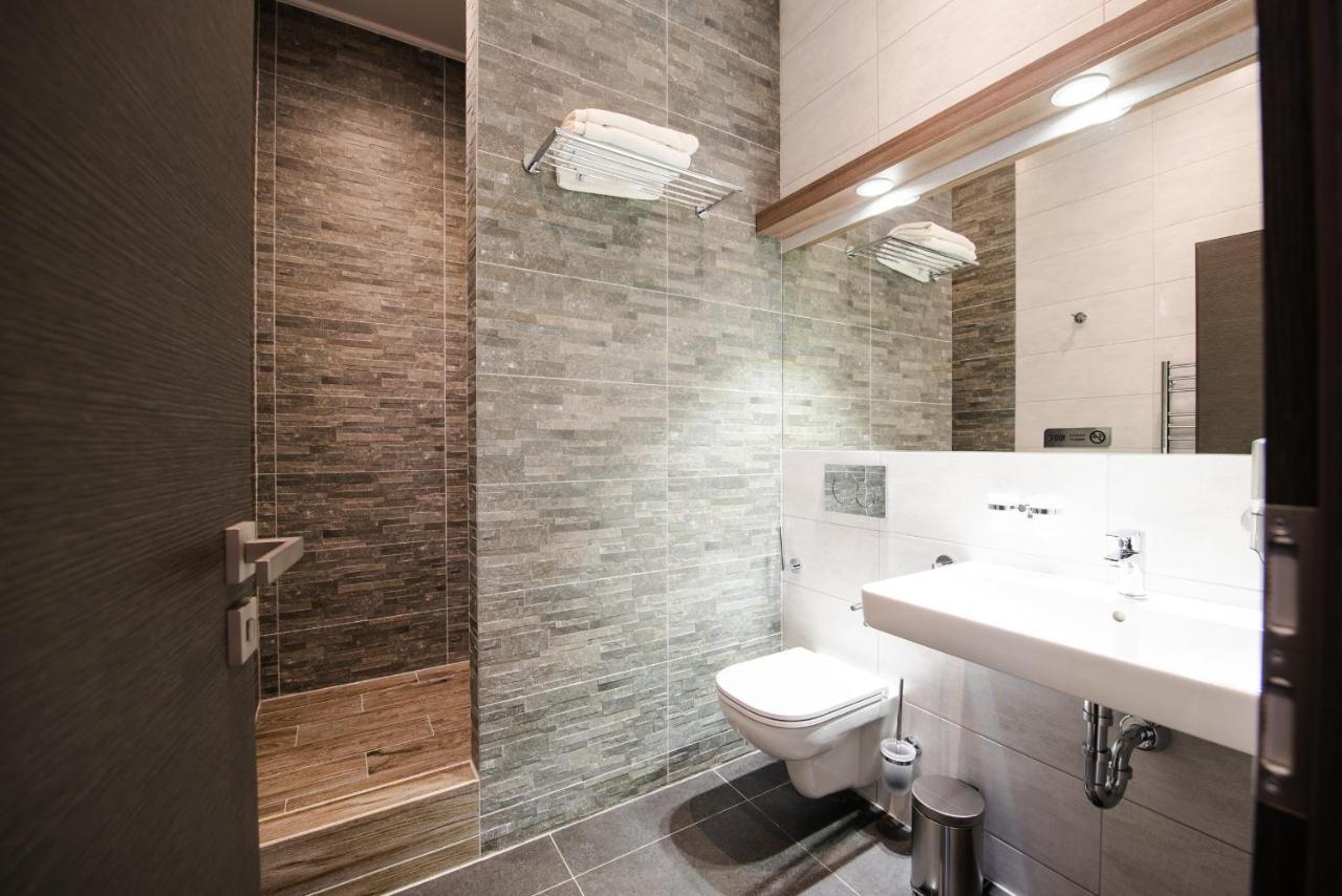 Apartments Danube Bratislava Luaran gambar