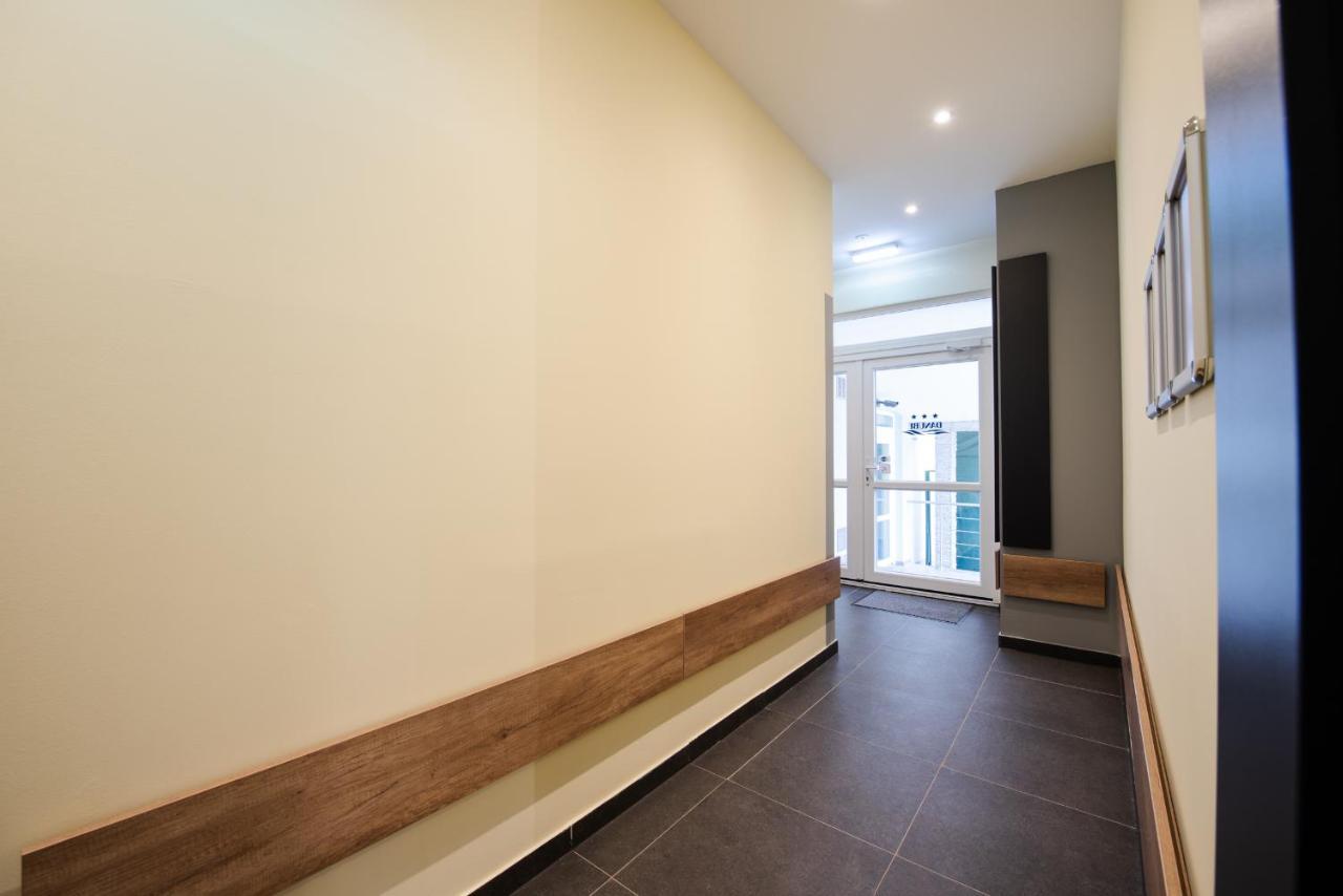 Apartments Danube Bratislava Luaran gambar