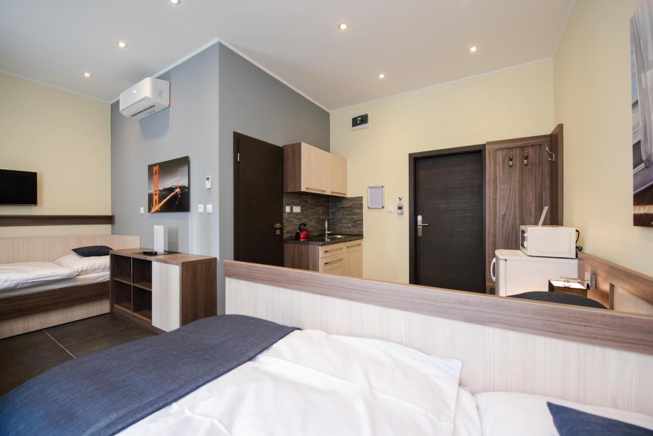 Apartments Danube Bratislava Luaran gambar