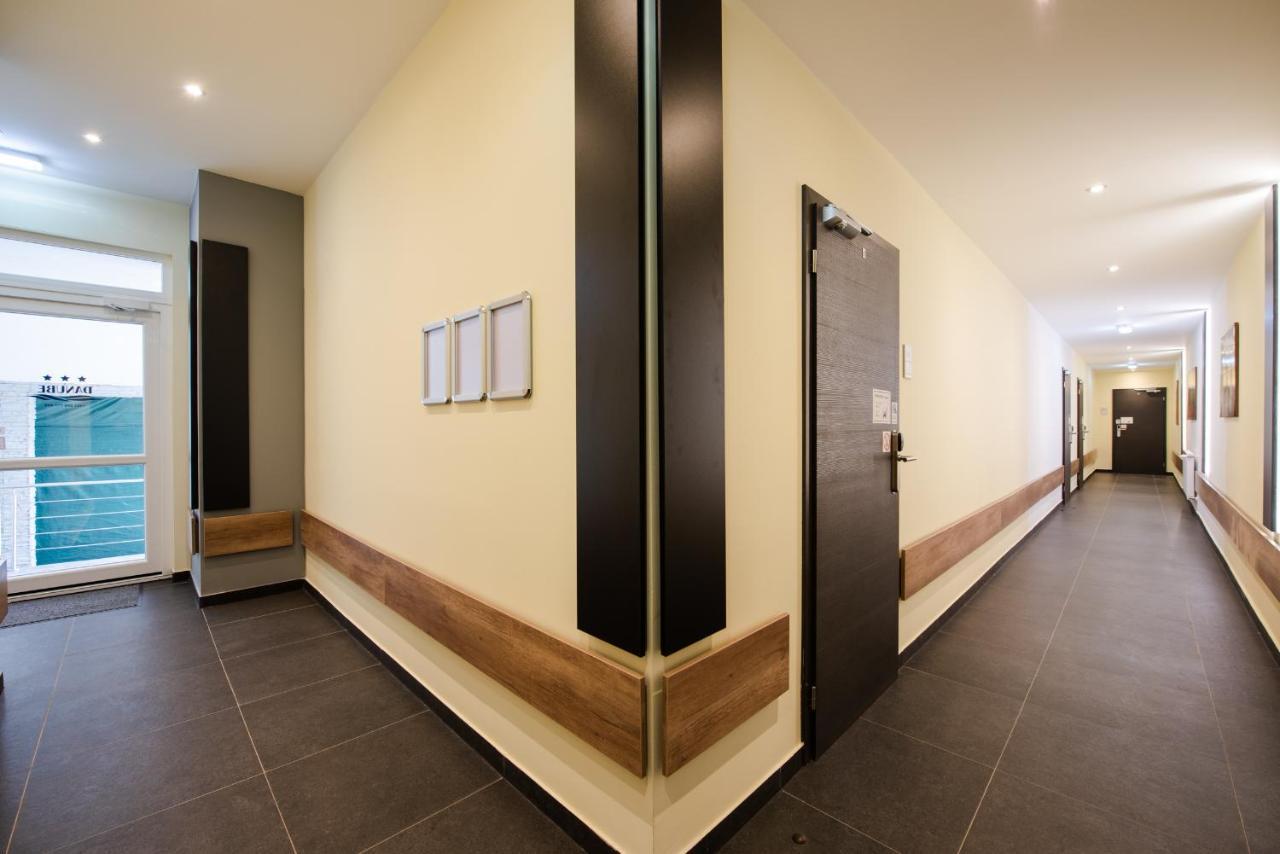Apartments Danube Bratislava Luaran gambar